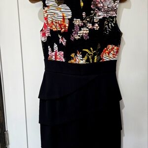 Connected Apparel Black & Floral top Size 6 Sleeveless Back Zipper Floral top.